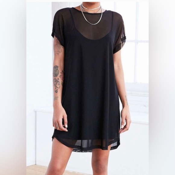 SILENCE AND NOISE MESH TUNUC SIZE SMALL IN BLACK - Picture 2 of 3